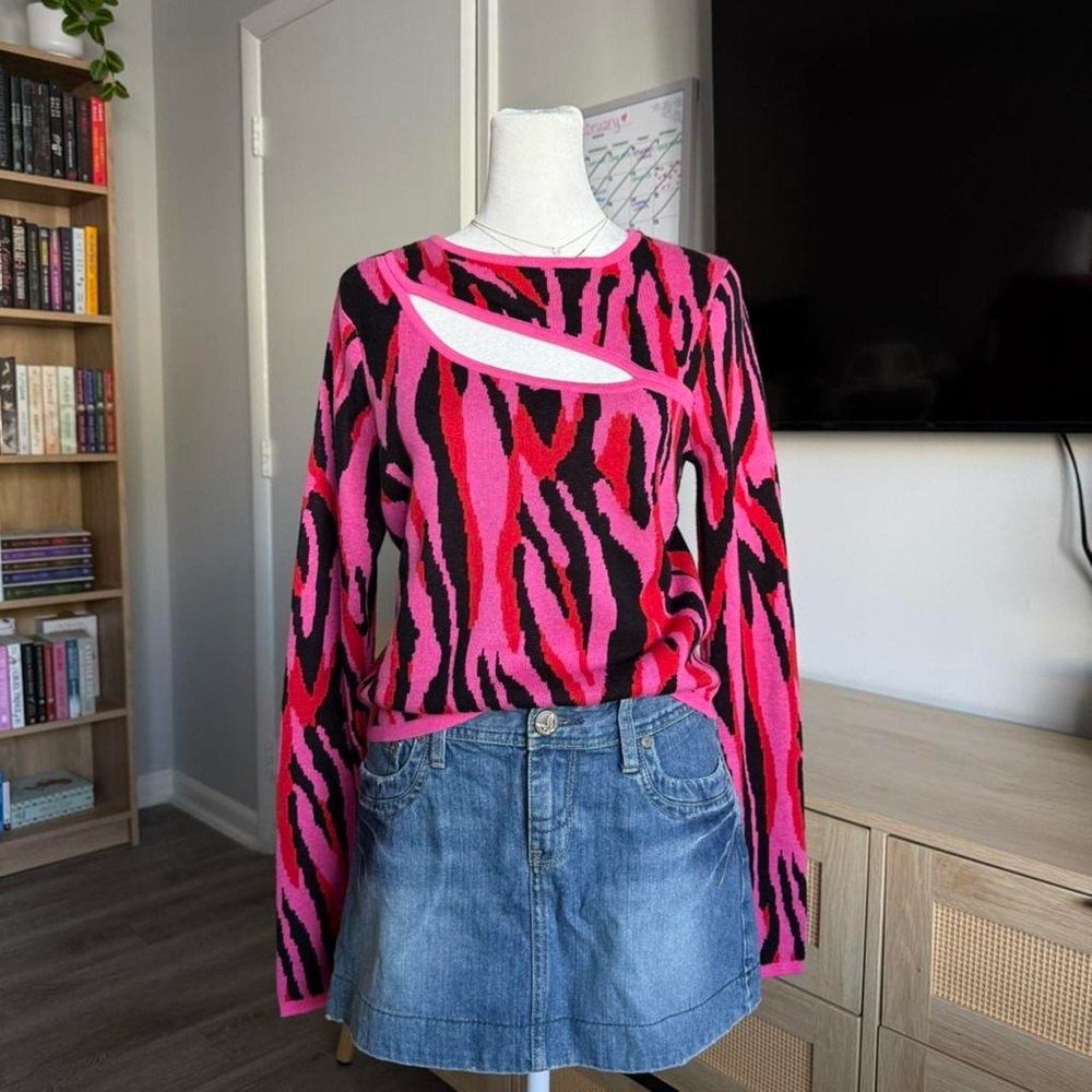 bnwt bar lll pink & black zebra print cut out sweater